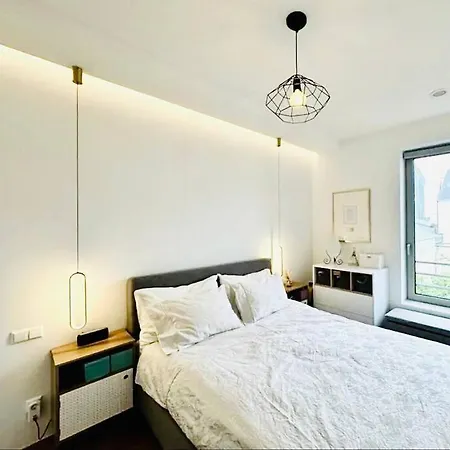 Charming 2 Bedrooms Flat Apartment